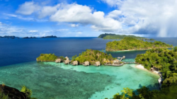Ingin Melancong ke Papua? 7 Destinasi Wisata ini Wajib Masuk Itinerary Kamu!